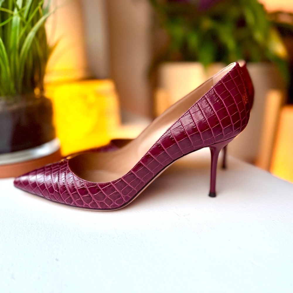 NWT Aquazzura Dark Red Croc-Embossed Heels